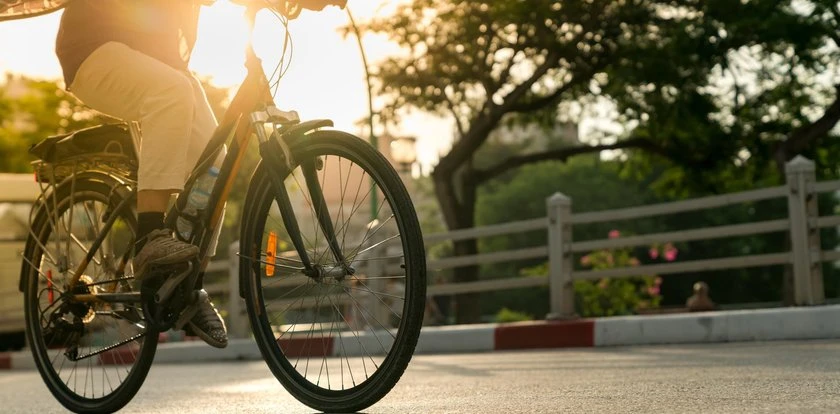 Przegląd niedrogich rowerów elektrycznych. Modele na każdą kieszeń