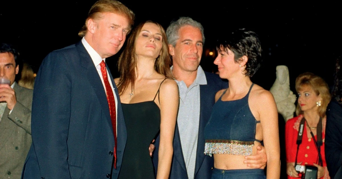 Zeznania Ghislaine Maxwell to słaba inscenizacja. Czy Donald Trump naprawdę wierzy, że jego zwolennicy łykną wszystko? [OPINIA]
