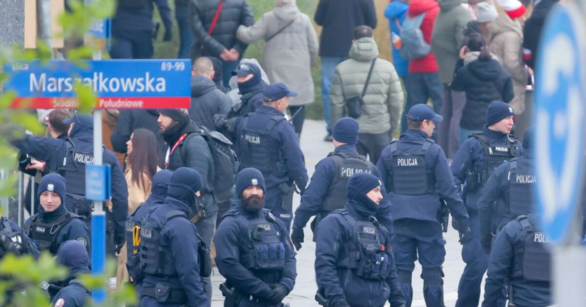 Policjanci są wściekli. 