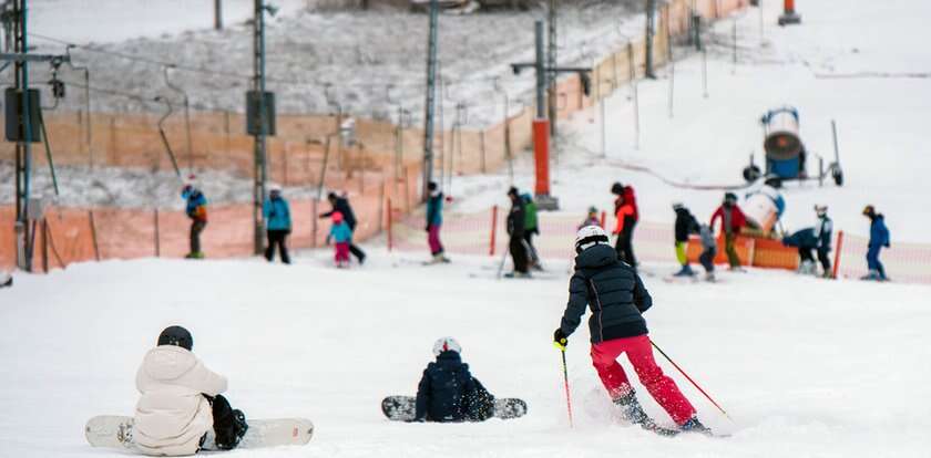 Dramat na lodowcu w Austrii. Polski snowboardzista walczy o życie po zderzeniu ze skałą