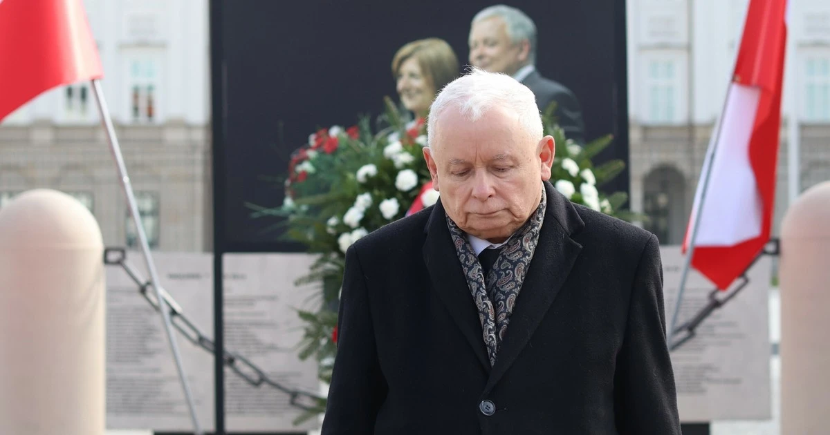 Jarosław Kaczyński wspomina brata w rocznicę katastrofy smoleńskiej. Mówi o 