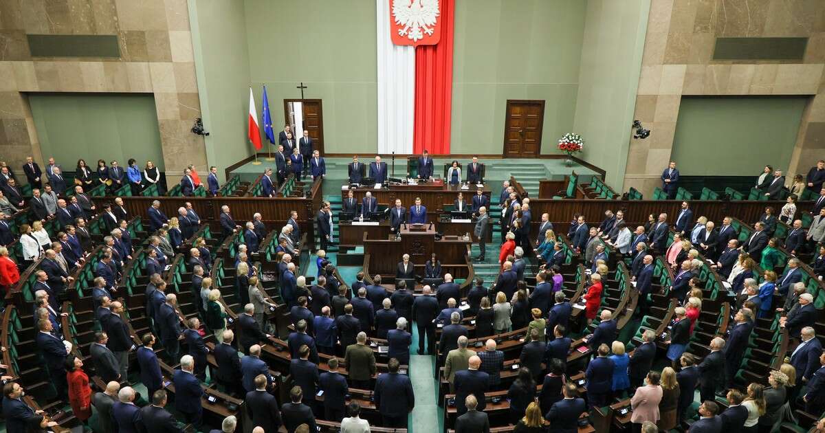 Nowy sondaż partyjny. Rośnie różnica między KO a PiS