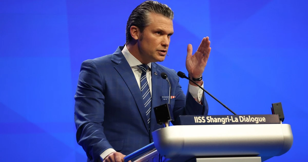 Pete Hegseth bije na alarm w Singapurze: Chiny przygotowują się do użycia siły militarnej