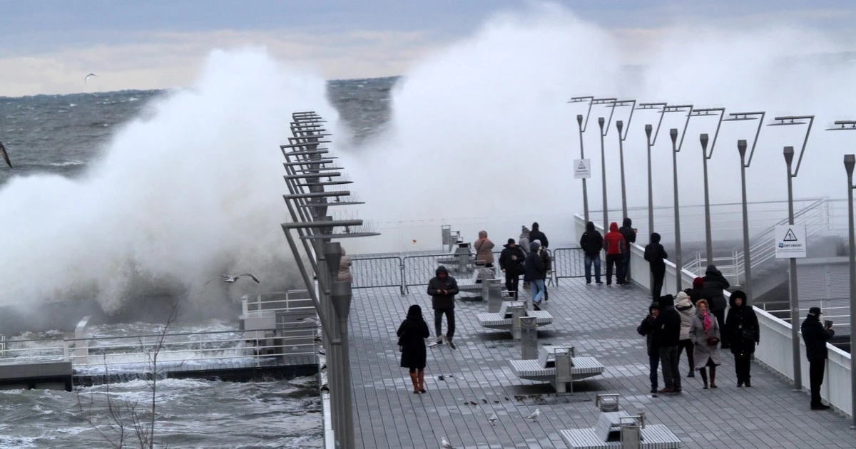 Co za załamanie pogody w Polsce! Potężna wichura i sztorm uderzą. Są ostrzeżenia IMGW