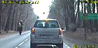 Takiego spotkania motocyklista z Piaseczna się nie spodziewał. Zapamięta je na długo