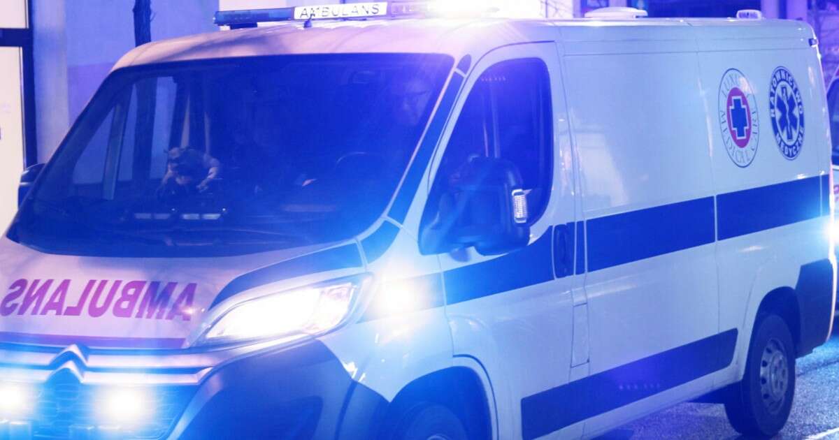 Samochody zderzyły się z radiowozem. Wśród rannych policjant