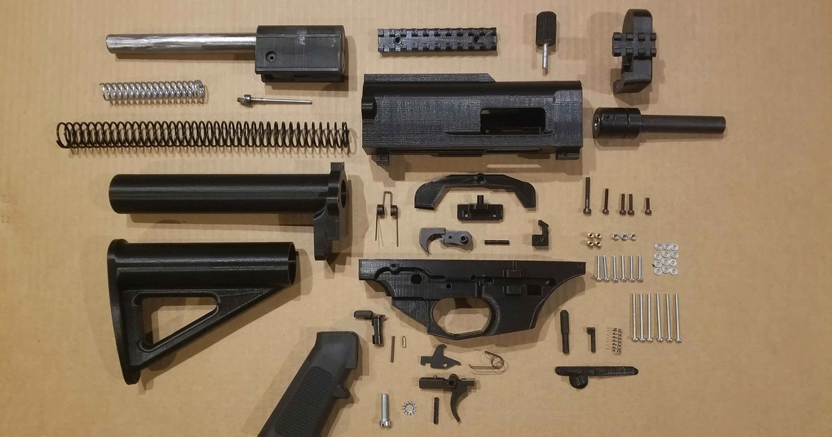 Portugalska policja rozbija neonazistowską grupę z arsenałem broni 3D