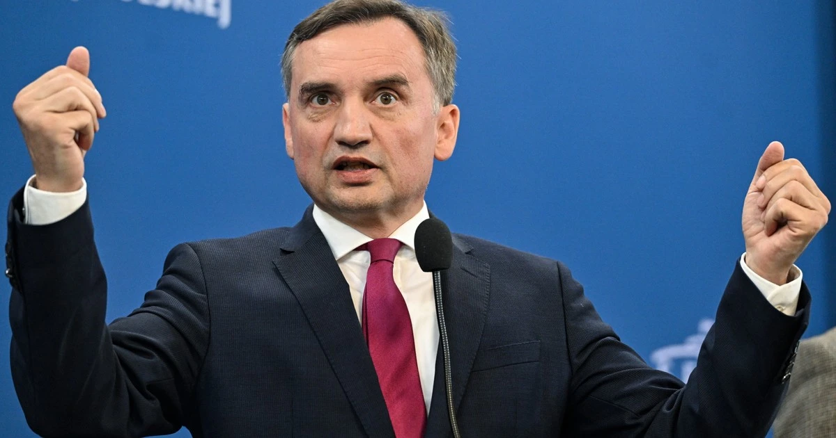 Zbigniew Ziobro ostrzega Waldemara Żurka. Fala komentarzy rozgrzewa internet