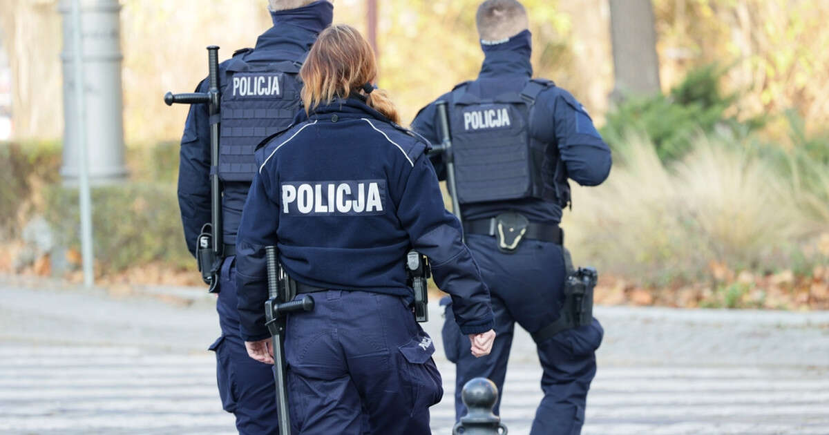 Szokujący incydent na festiwalu. Pijana kobieta ugryzła policjantkę w nogę