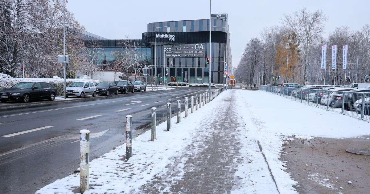 Paraliż na parkingu warszawskiej galerii handlowej. Niektórzy utknęli na kilka godzin