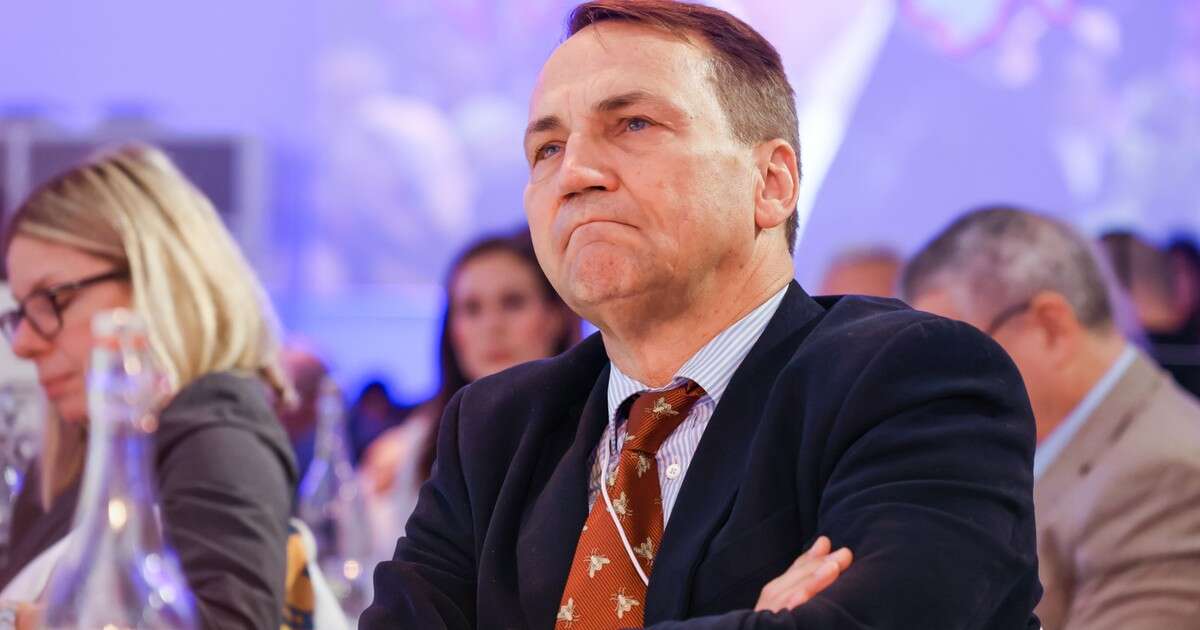 Radosław Sikorski wbija szpilę Viktorowi Orbanowi. 