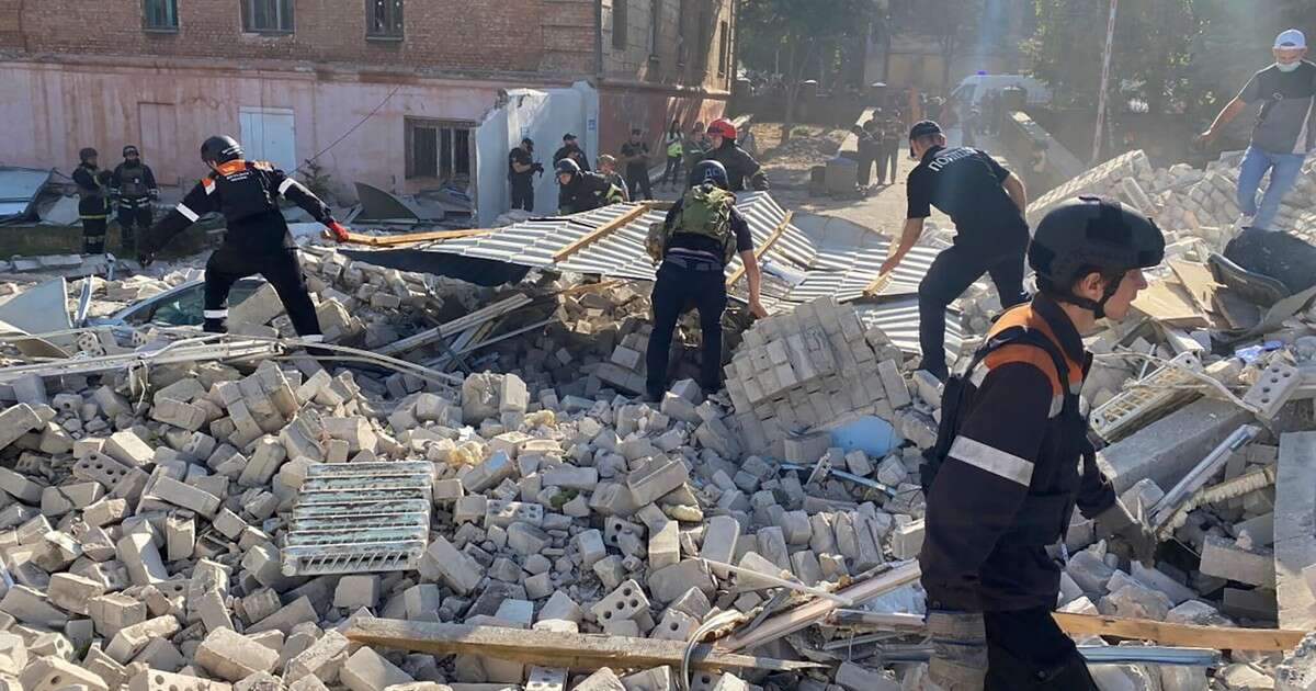 Rosjanie uderzyli w szpital w Sumach. Atak na ewakuowanych pacjentów