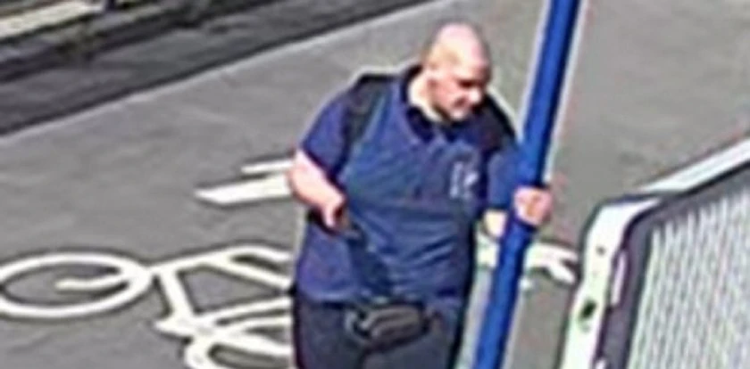 Policja prosi o pomoc w zidentyfikowaniu mężczyzny ze zdjęć. Miał zniszczyć samochód