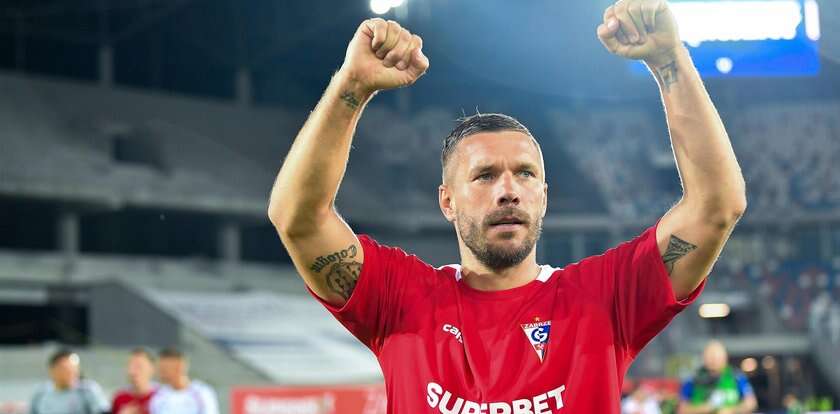 Podolski wywołał kontrowersje. Tak odpowiedział krytykom, nie użył nawet jednego słowa