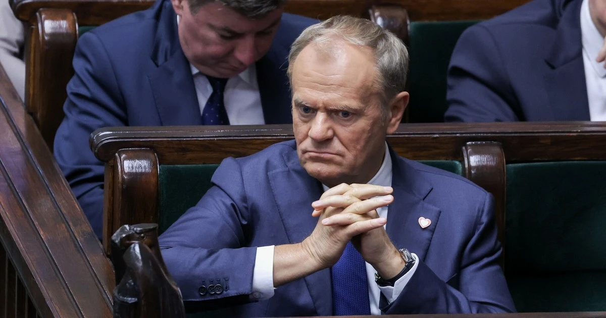 Donald Tusk przegrywa z PiS w kluczowej kategorii. Mamy sondaż