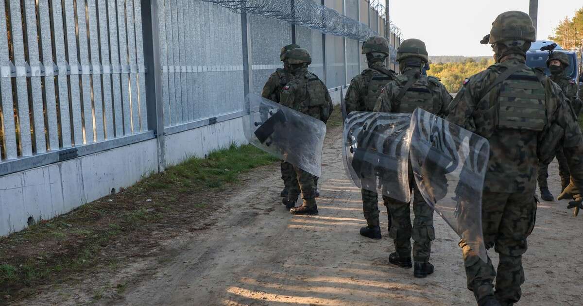 Prawie połowa Polaków popiera pomysł Donalda Tuska w sprawie azylu. Najnowszy sondaż