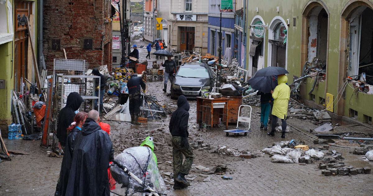 Tak chcą zarabiać na tragedii powodzian. 