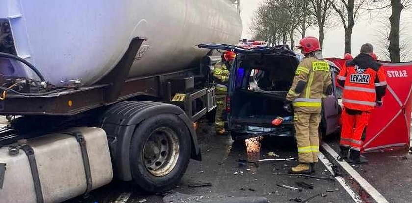 Koszmarny wypadek pod Ciechanowem. Zginęły dwie osoby