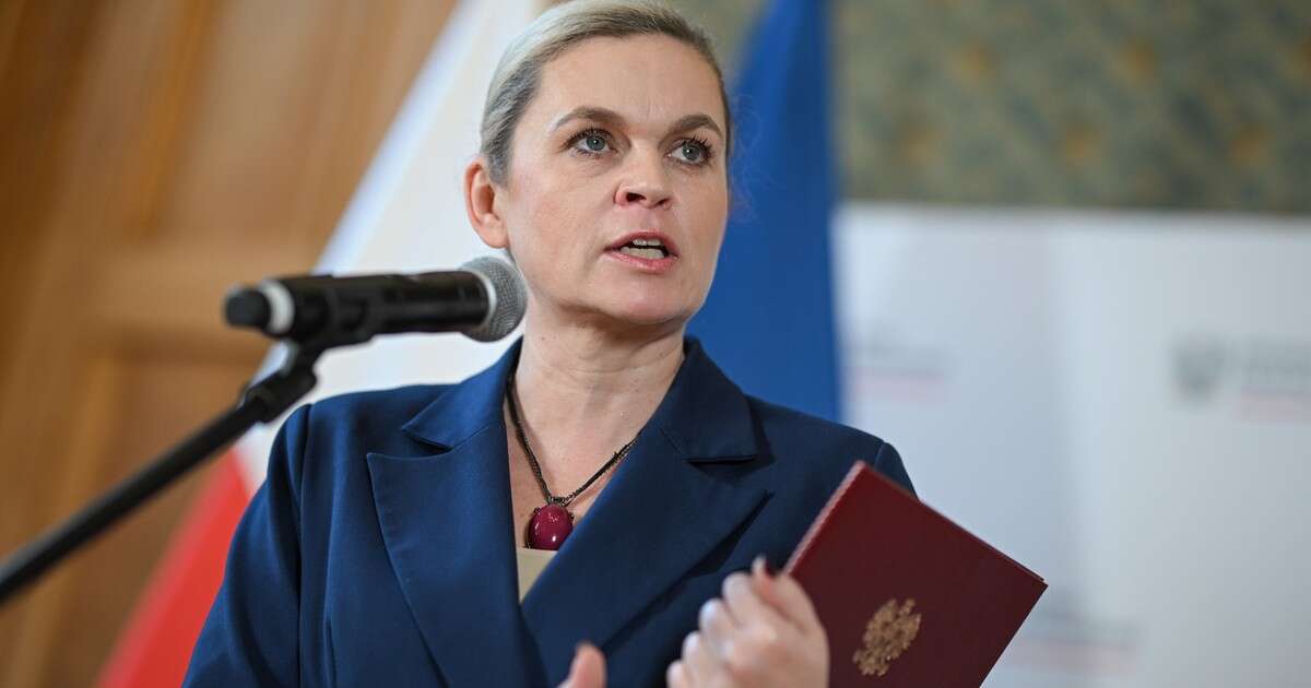 Religia w szkołach. Barbara Nowacka ostro krytykuje episkopat