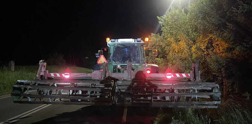 Tragedia w Starym Ciepielowie. W pieszego uderzył nietypowy pojazd. Czy rolnik mógł tak wracać z pola?