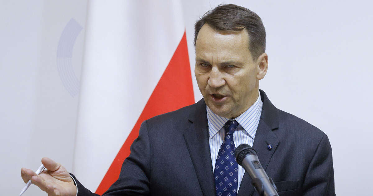 Radosław Sikorski zabrał głos w sprawie rzezi wołyńskiej. 