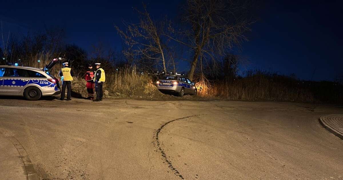 Wypadek radiowozu z nastolatkami. Policja odpiera zarzuty: prośba wyszła od dziewczyn