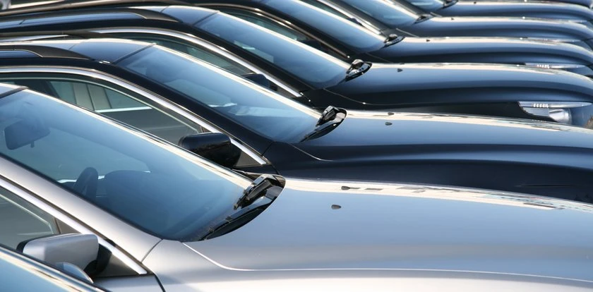 Oszustwo na otomoto. 300 osób wpłaciło zaliczki, aut nie ma