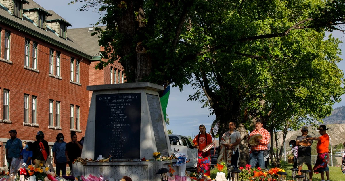 Kolejny masowy grób rdzennych mieszkańców Kanady odnaleziony