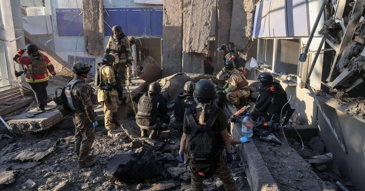 Rosja atakuje w dniu spotkania Trump-Putin. Rakiety i drony nad Ukrainą