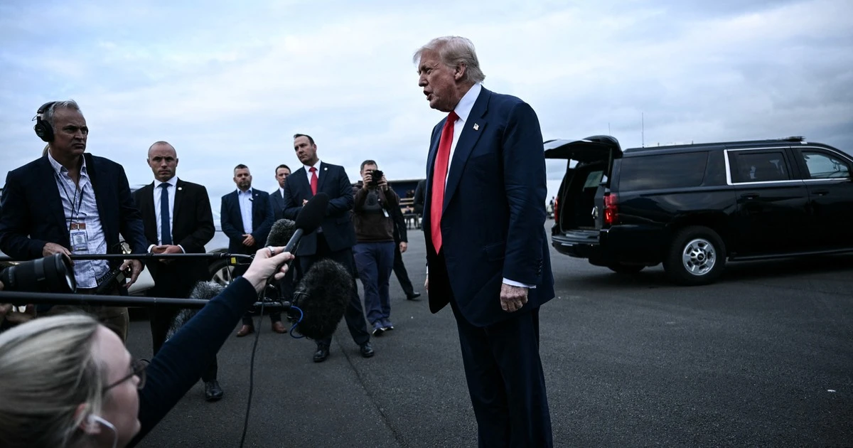 Donald Trump przyleciał do Europy. Nieoficjalna wizyta prezydenta USA