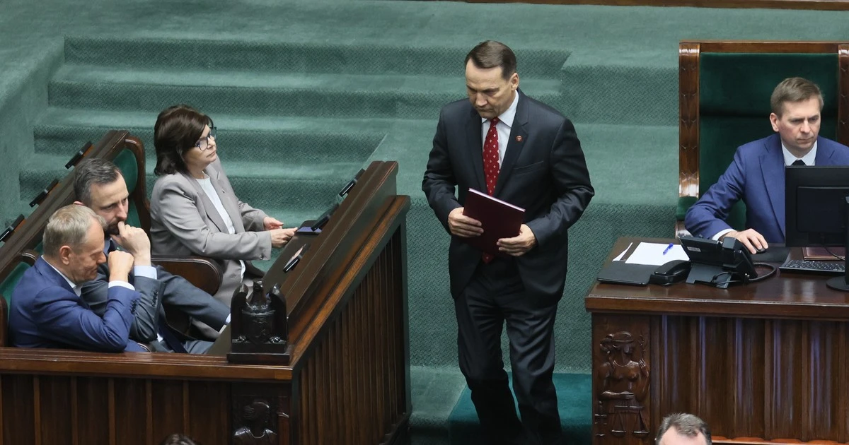 Radosław Sikorski pilnie wyjechał z Sejmu. Po powrocie ujawnił powód