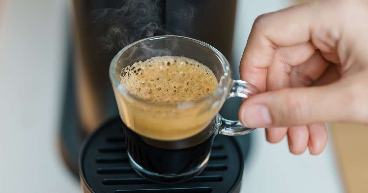 To łagodniejsza wersja espresso. Co odróżnia americano od zwykłej kawy?