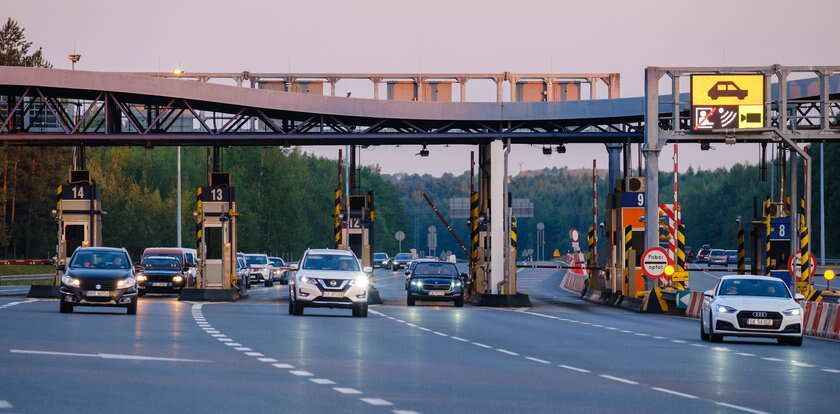 Rząd policzył, ile mogą zaoszczędzić kierowcy od wakacji. Prawie 300 zł miesięcznie