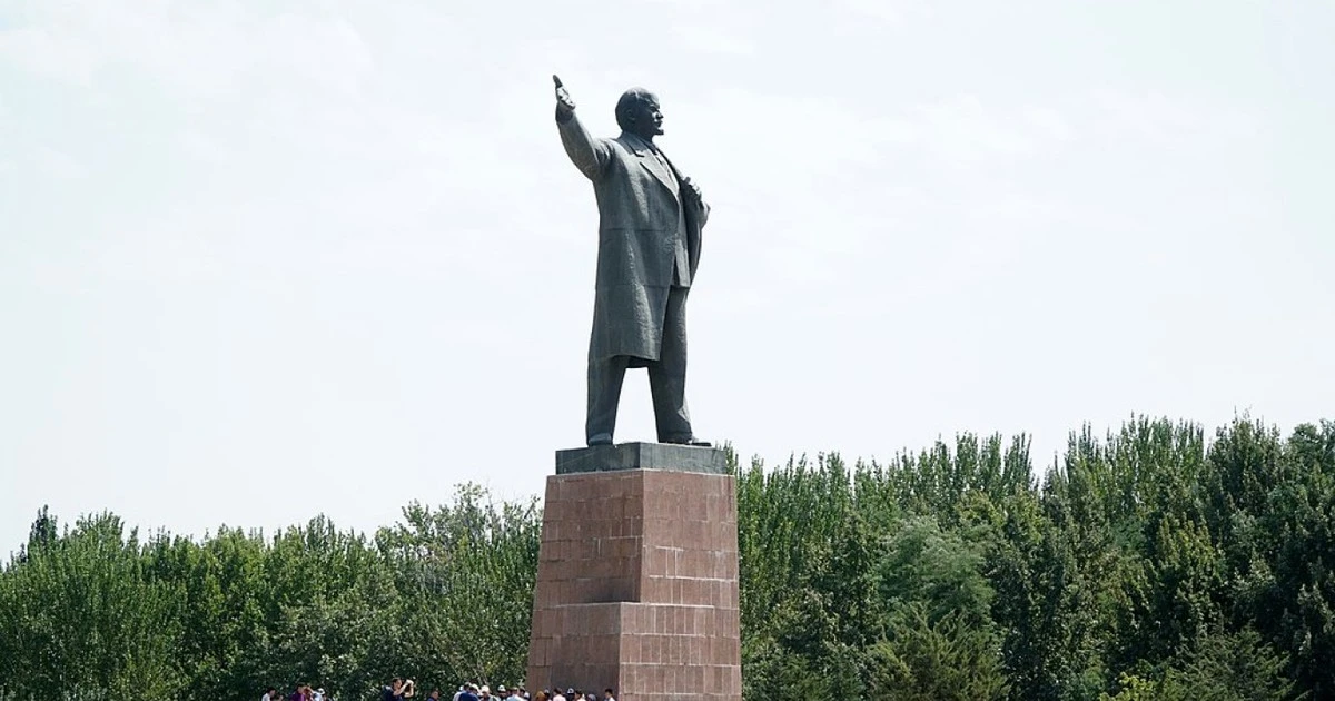 Kirgistan zdemontował największy w Azji Środkowej pomnik Lenina