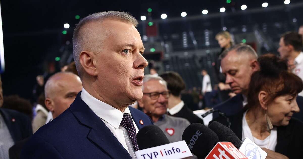 Minister sprzeciwia się pomysłowi Adam Bodnara. 