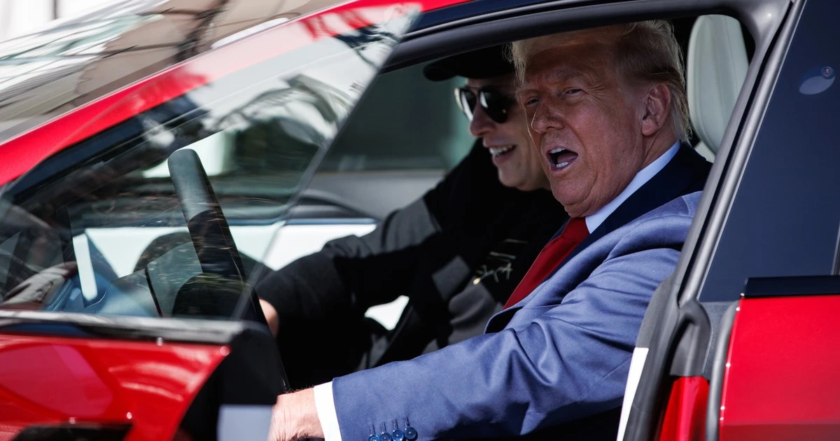 Ekspert nie ma litości dla Elona Muska i Donalda Trumpa. 