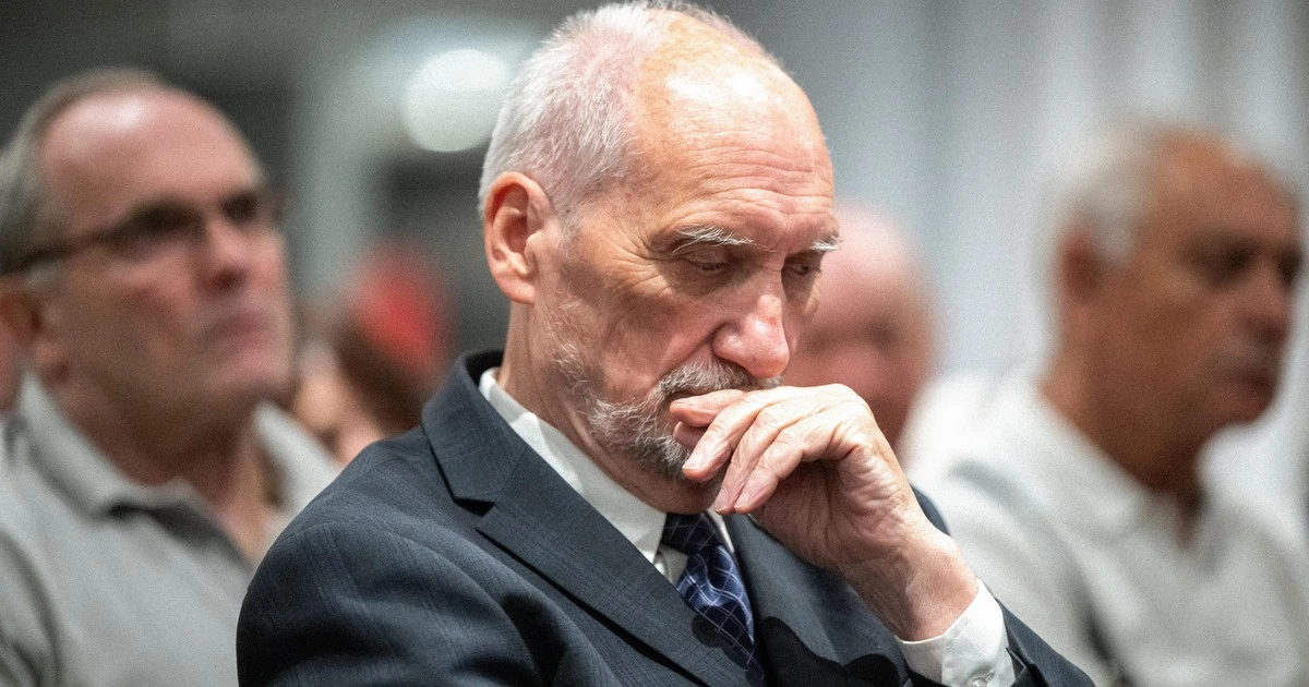 Antoni Macierewicz złamał przepisy drogowe. Interweniowała straż miejska