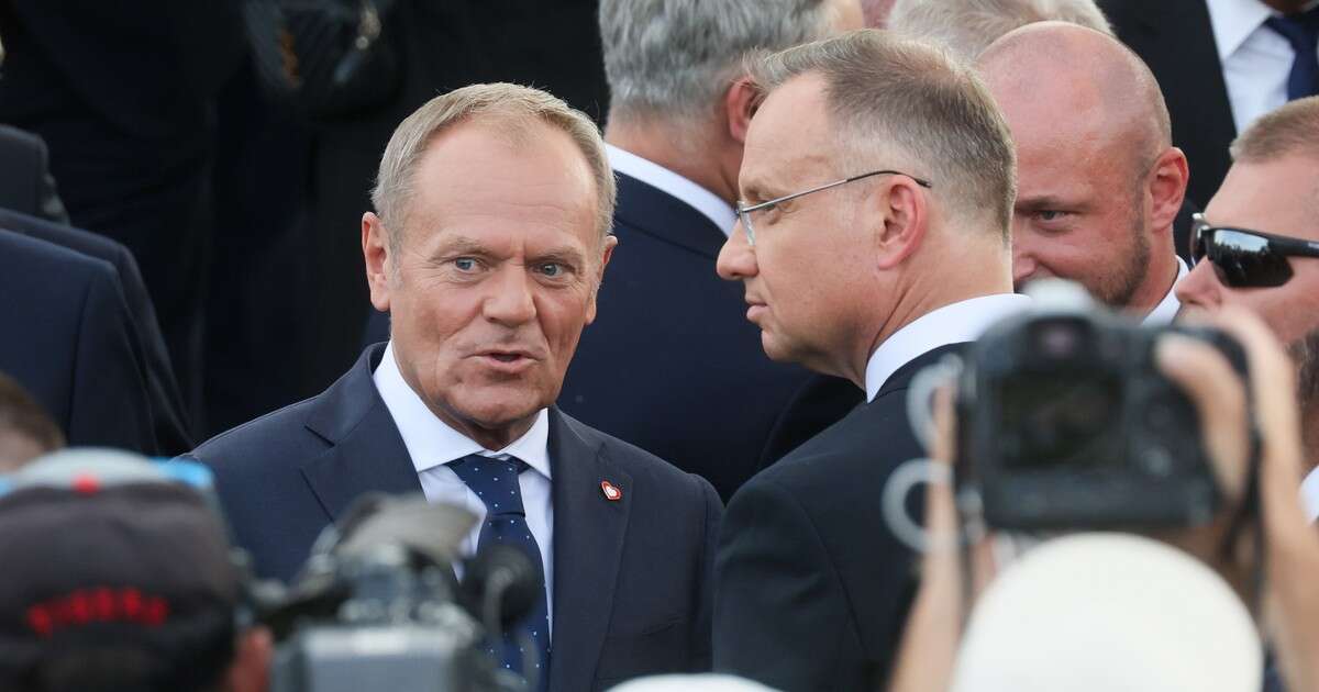 Prezydent Duda i premier Tusk składają życzenia na Dzień Kobiet. 