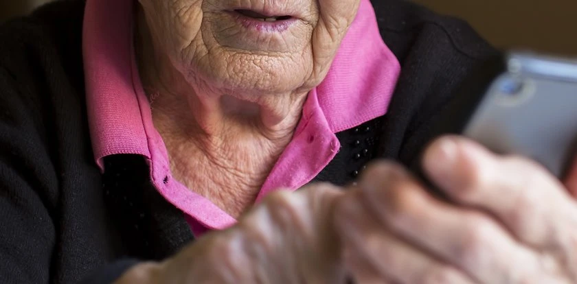 73-latka straciła tysiące. Taką wiadomość wysłali oszuści