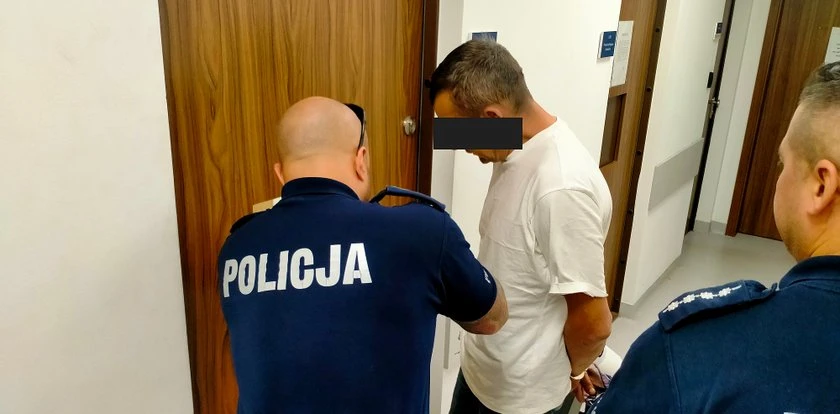 Dziwne zachowanie kierowcy na stacji benzynowej. Policjanci byli czujni