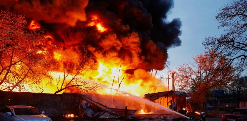 Ukraina pod ostrzałem dronów i rakiet. Rosjanie uderzają w cywilów i szkoły