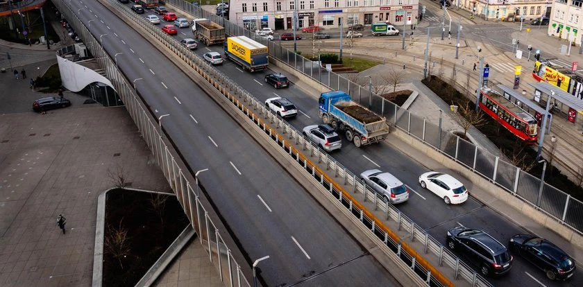 Estakada w centrum miasta zamknięta. Możliwa awaria lub katastrofa. Ekspert mówi o 