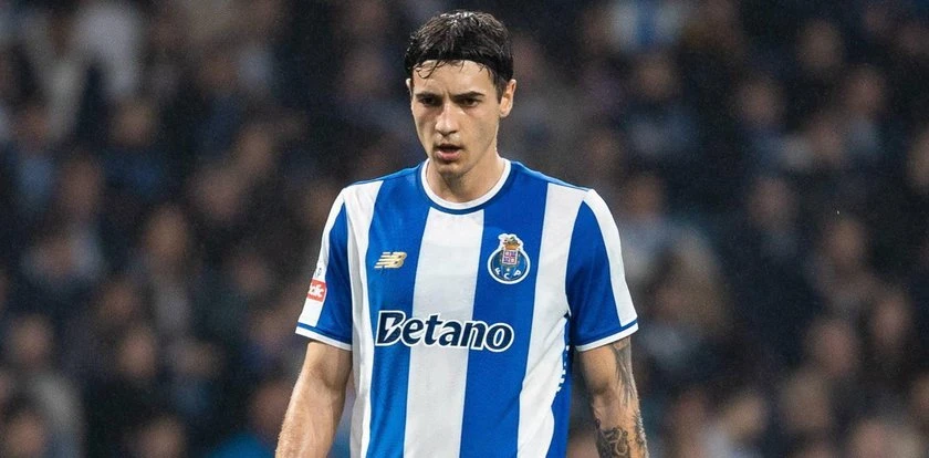 To już oficjalnie! FC Porto wykupiło Jakuba Kiwiora. Kosmiczna klauzula w kontrakcie