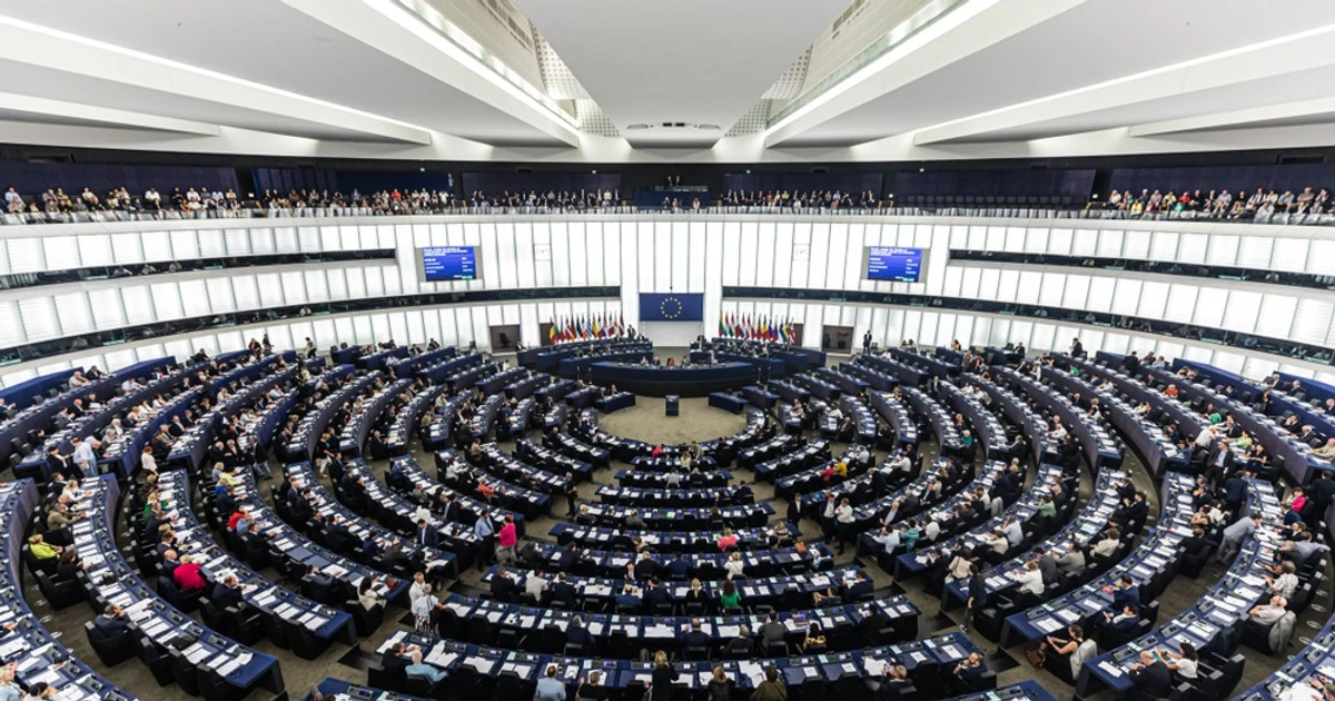 W Parlamencie Europejskim trwa podział miejsc. PiS może zostać na lodzie