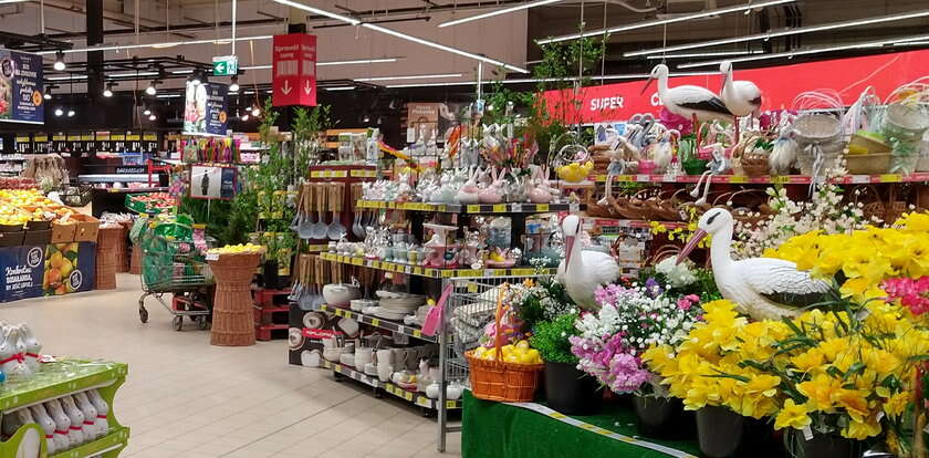 Gdzie zrobić zakupy w Wielki Czwartek i Wielki Piątek? Które supermarkety są otwarte?