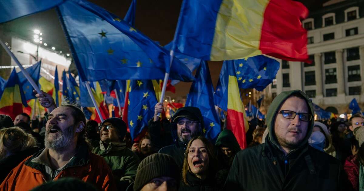 Rumunia pogrąża się w chaosie. Wyjaśniamy, co dalej po unieważnionych wyborach prezydenckich [ANALIZA]