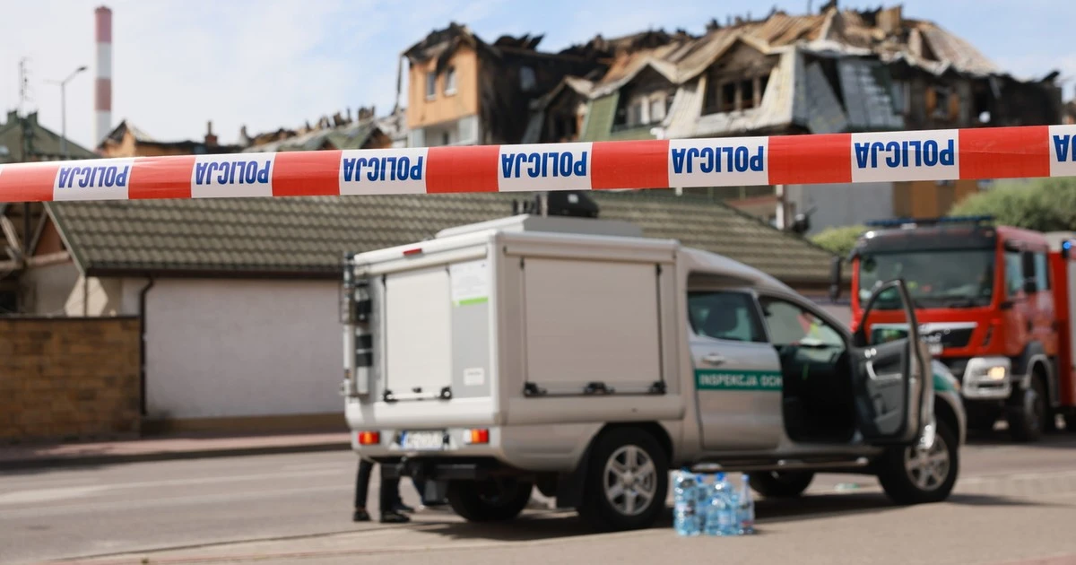Ogromny pożar w Ząbkach. Strażak mówi o 