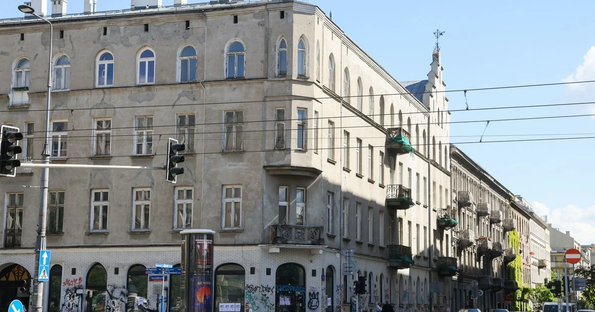 Kontrowersje wokół kamienicy przy Marszałkowskiej 66. Wyjaśniamy, o co chodzi