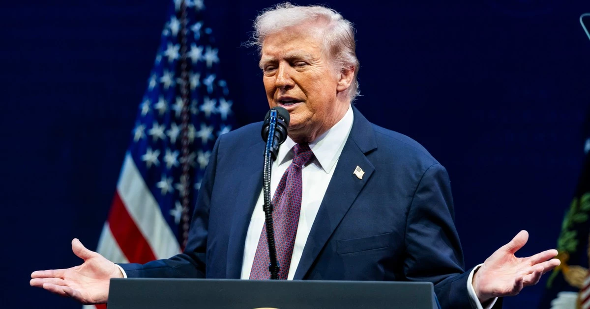 Demokraci publikują sprośną kartkę, jaką Donald Trump miał wysłać Jeffreyowi Epsteinowi