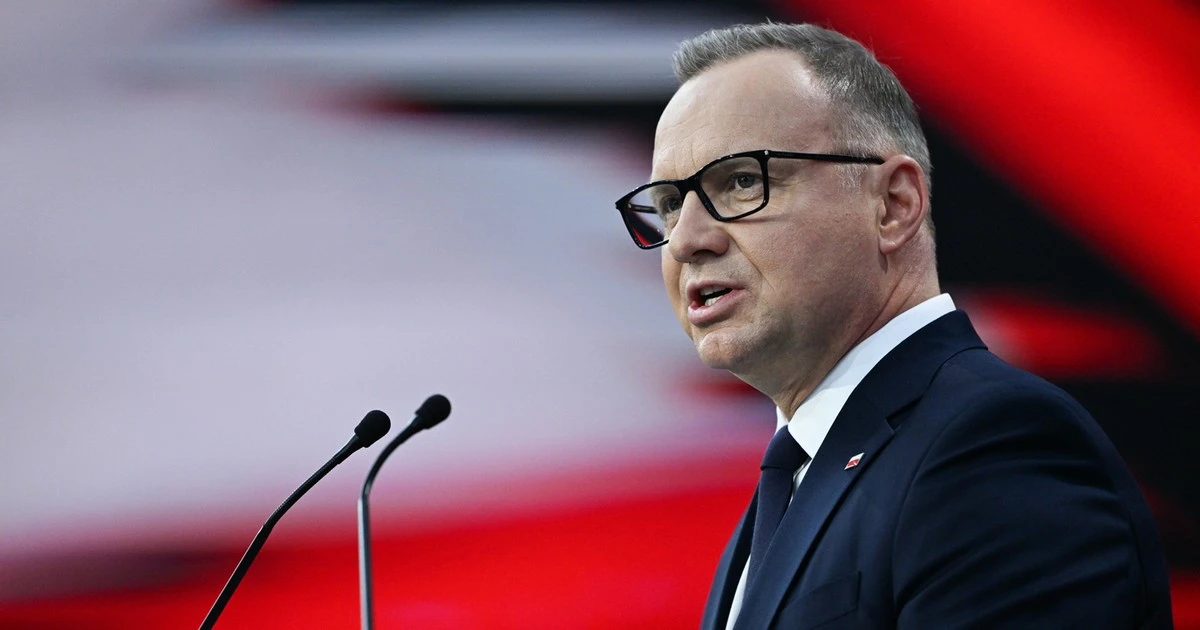 Prezydent Duda pobłażliwie o ustawkach. Sędzia mówi wprost. 